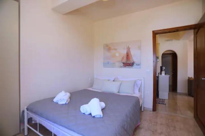 Skopelos Chara'S Lux Apartment Екстериор снимка