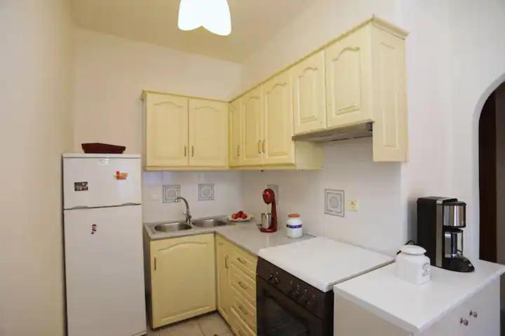 Skopelos Chara'S Lux Apartment Екстериор снимка
